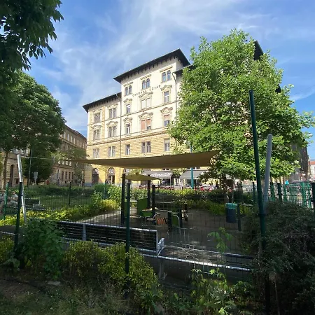 Urban Haven - 3 Beds, 3 Baths, Free Parking, Near Market
