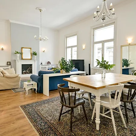 Urban Haven - 3 Beds, 3 Baths, Free Parking, Near Market Appartamento Budapest