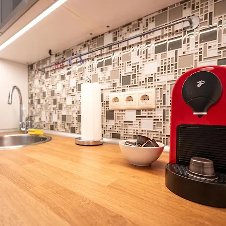 Urban Haven - 3 Beds, 3 Baths, Free Parking, Near Market Apartmán *