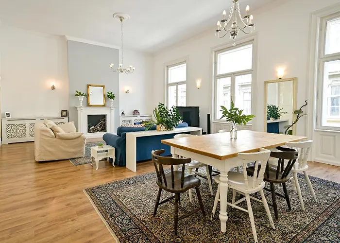 Urban Haven - 3 Beds, 3 Baths, Free Parking, Near Market Appartamento Budapest
