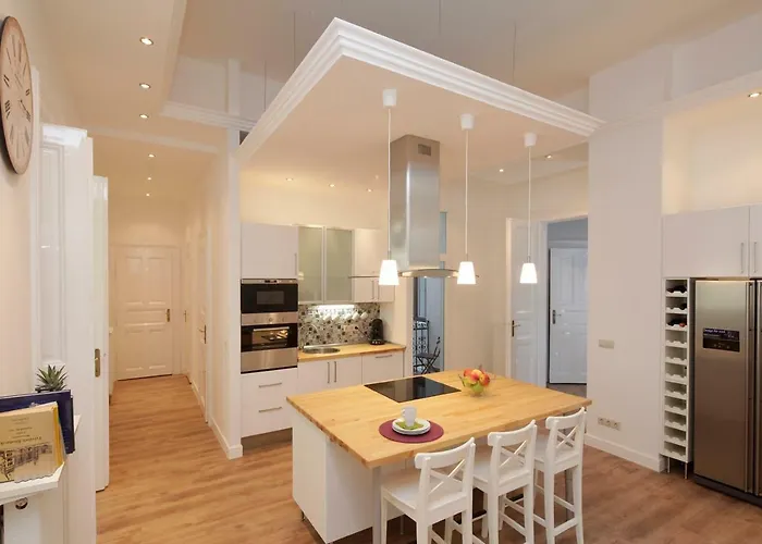 Appartamento Urban Haven - 3 Beds, 3 Baths, Free Parking, Near Market *
