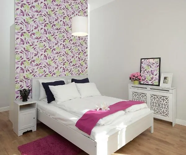Appartamento Urban Haven - 3 Beds, 3 Baths, Free Parking, Near Market Budapest