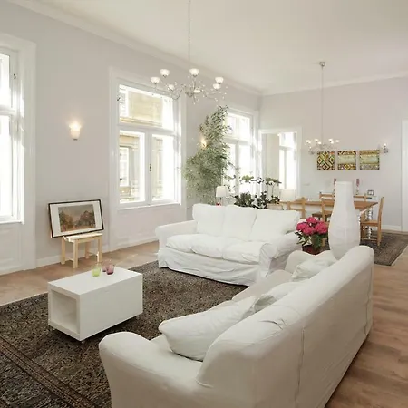 Urban Haven - 3 Beds, 3 Baths, Free Parking, Near Market Apartamento *